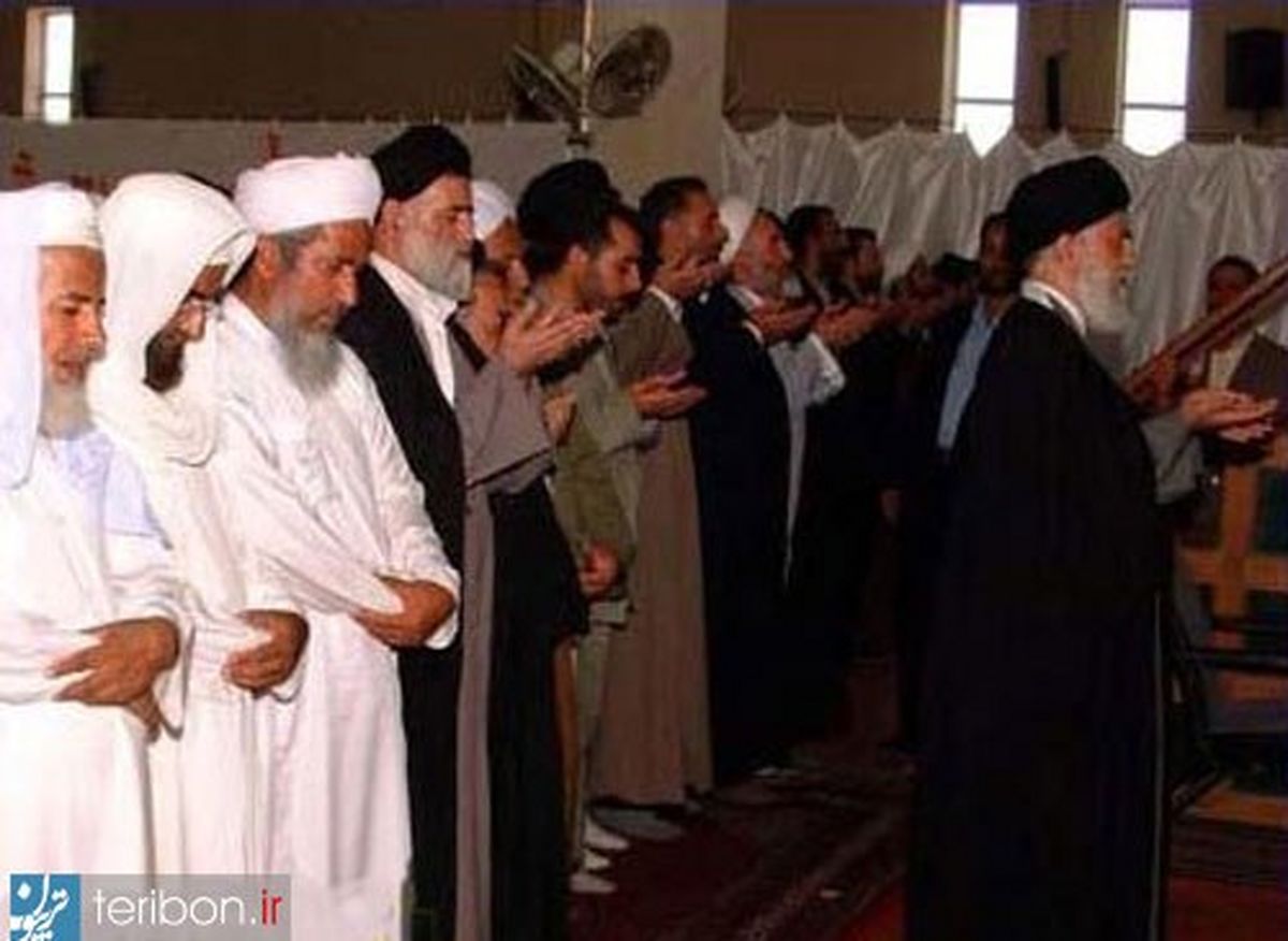 عكس/ نماز اهل سنت به امامت رهبرانقلاب