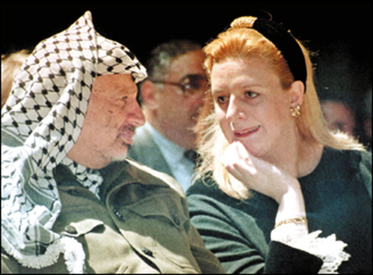 همسر عرفات: جسد عرفات را به قدس می آورم
