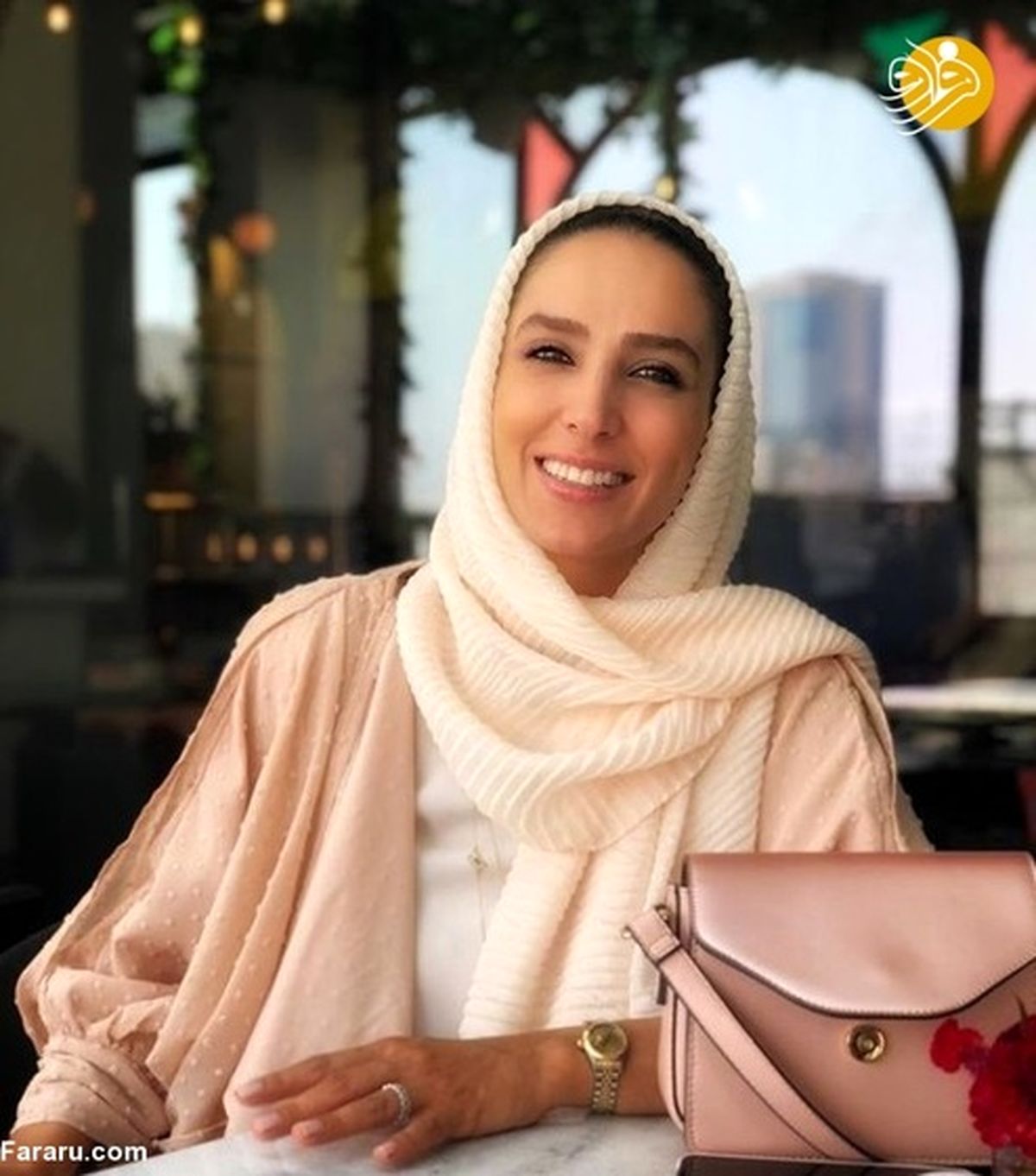 رونمایی خانم بازیگر از حلقه ازدواج اش +عکس