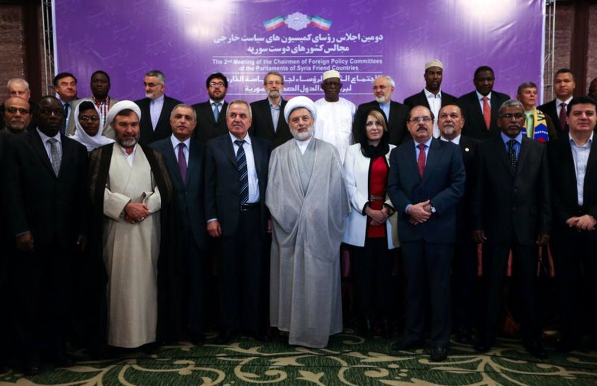 عکس یادگاری دوستاران سوریه در تهران