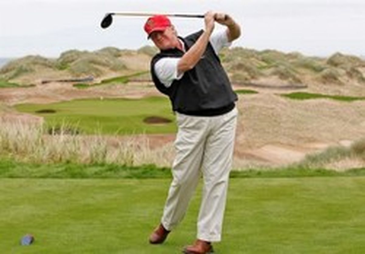 ترامپ بانک مرکزی آمریکا را تنها مشکل کشورش خواند