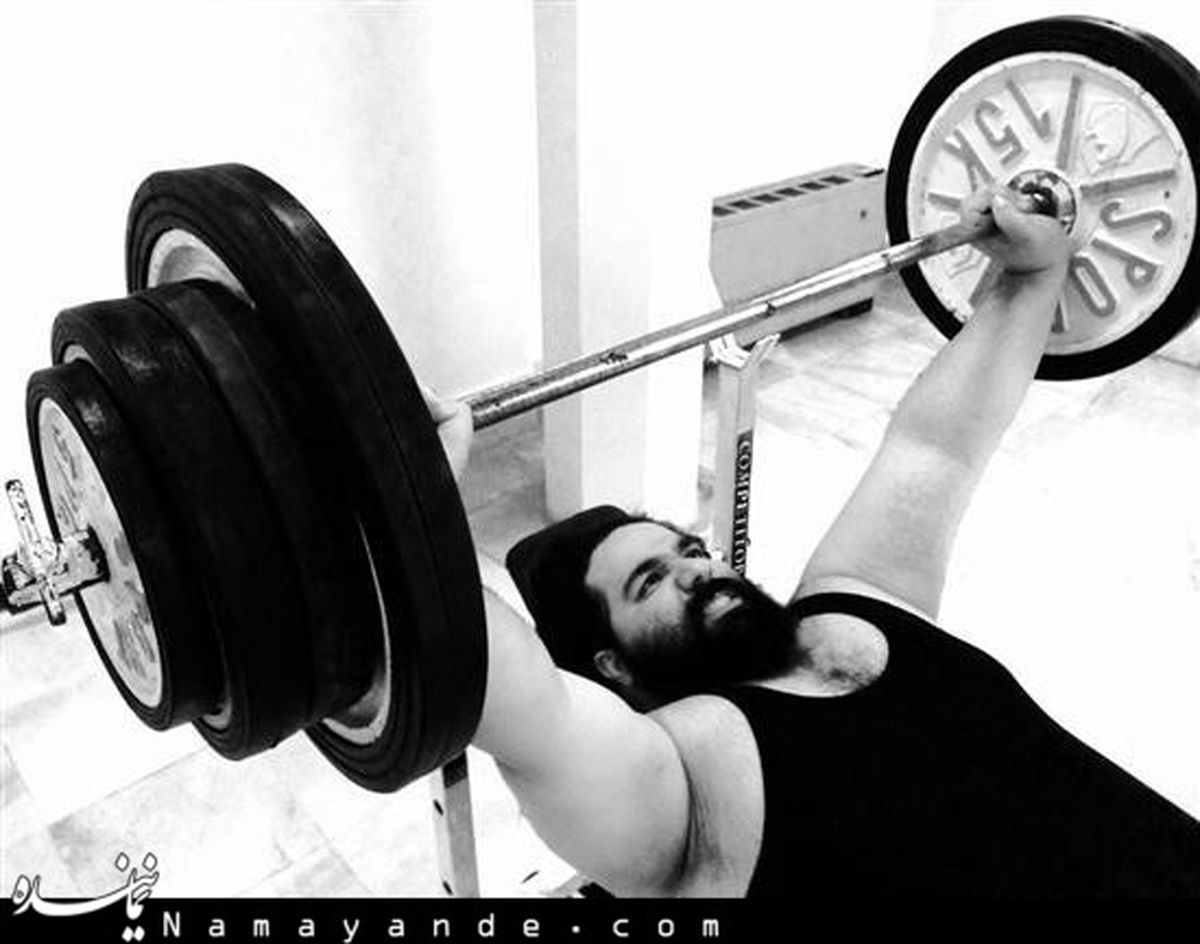 عکس/ رضا صادقی در باشگاه بدنسازی
