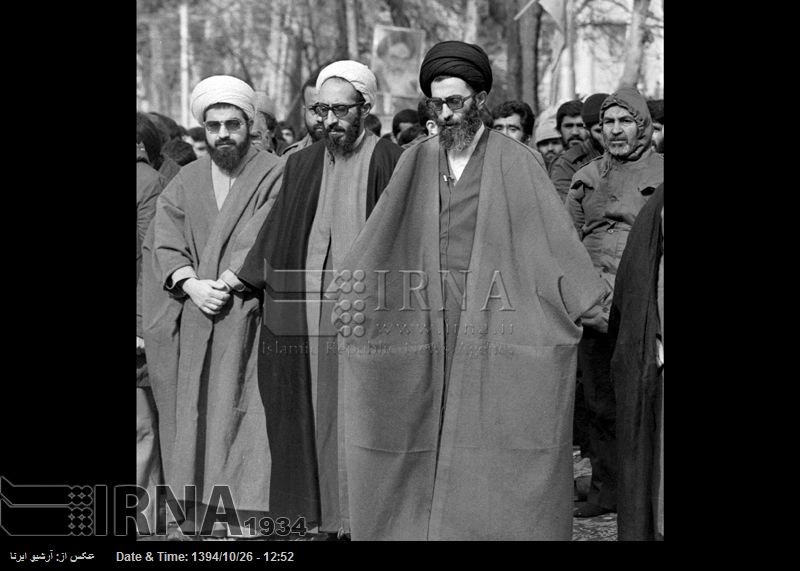 تصاویر نخستین نماز جمعه به امامت آیت الله خامنه ای