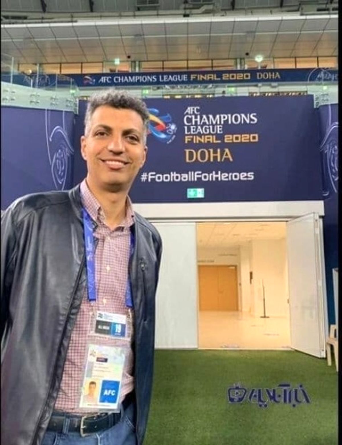 عادل فردوسی پور به قطر رفت +عکس