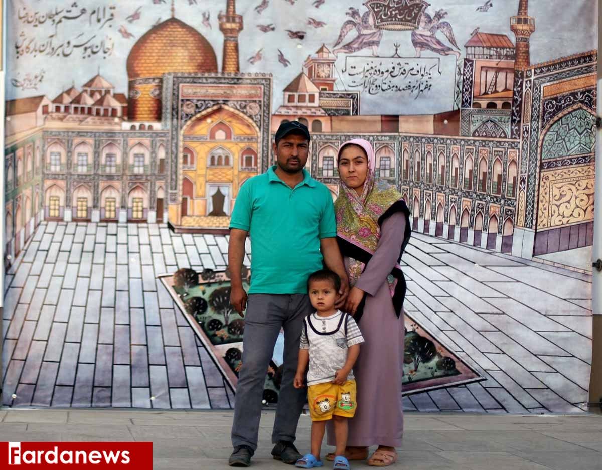 گزارش تصویری: عکس با بارگاه امام رضا در میدان آزادی تهران!