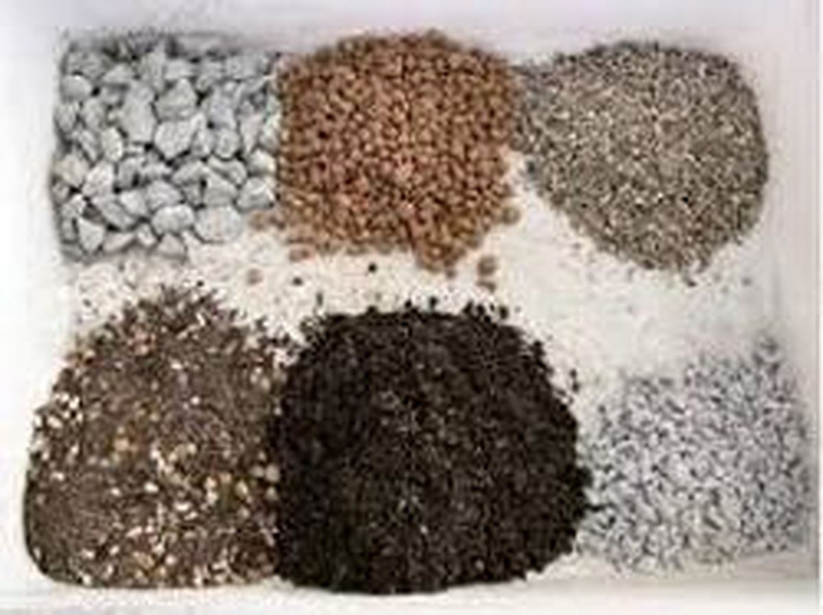 آشنایی با انواع خاک برای گل و گیاه