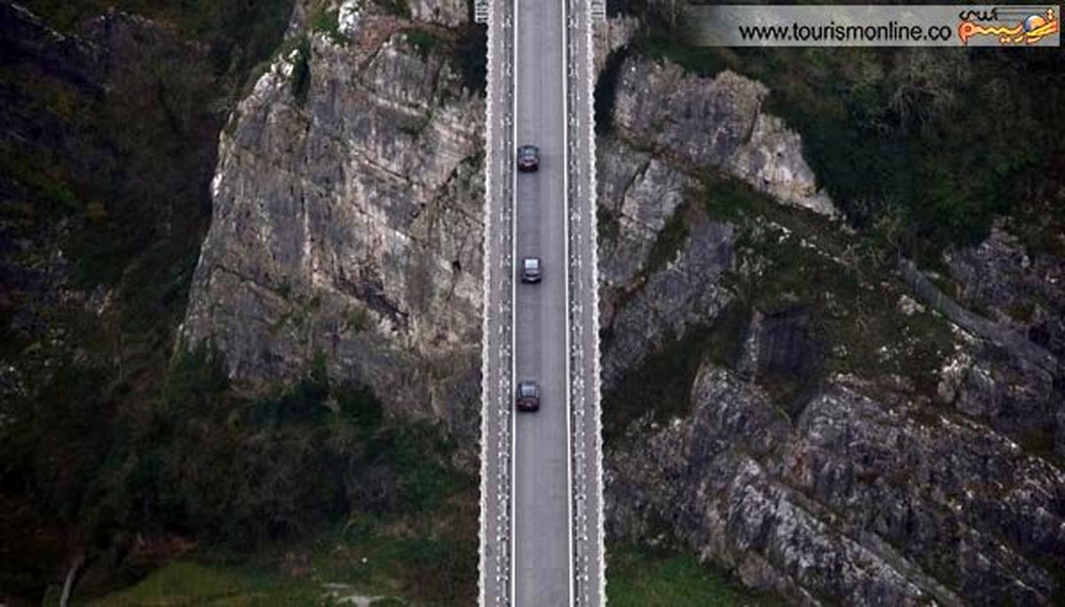 این پل بلندترین و طولانی ترین پل زمان خود بود/عکس