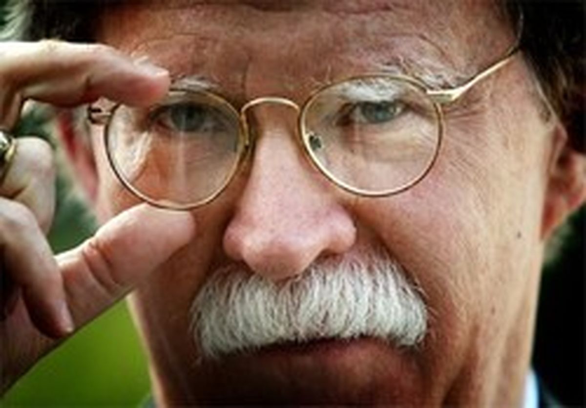 بولتون: ترامپ خواهان دیدار با پوتین در پاریس است