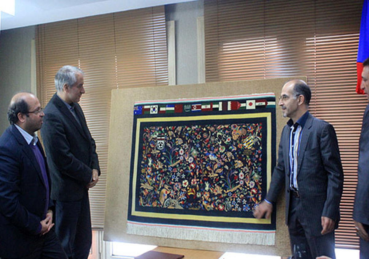 رونمایی از فرش جام ملتهای آسیا/عکس