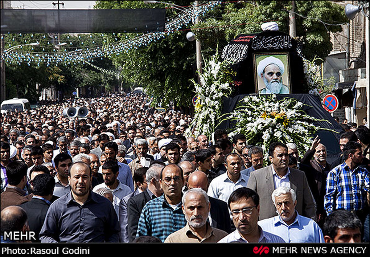 تشییع پیکر آیت الله زرندی/تصاویر