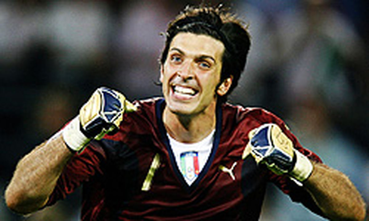 بوفون، بهترين سنگربان يك دهه اخير جهان