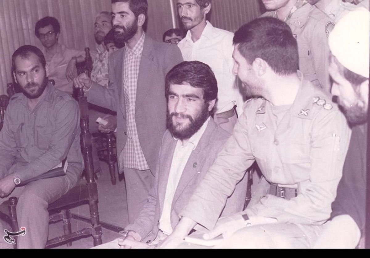 وزیر بهداشت کنار شهید صیاد/عکس