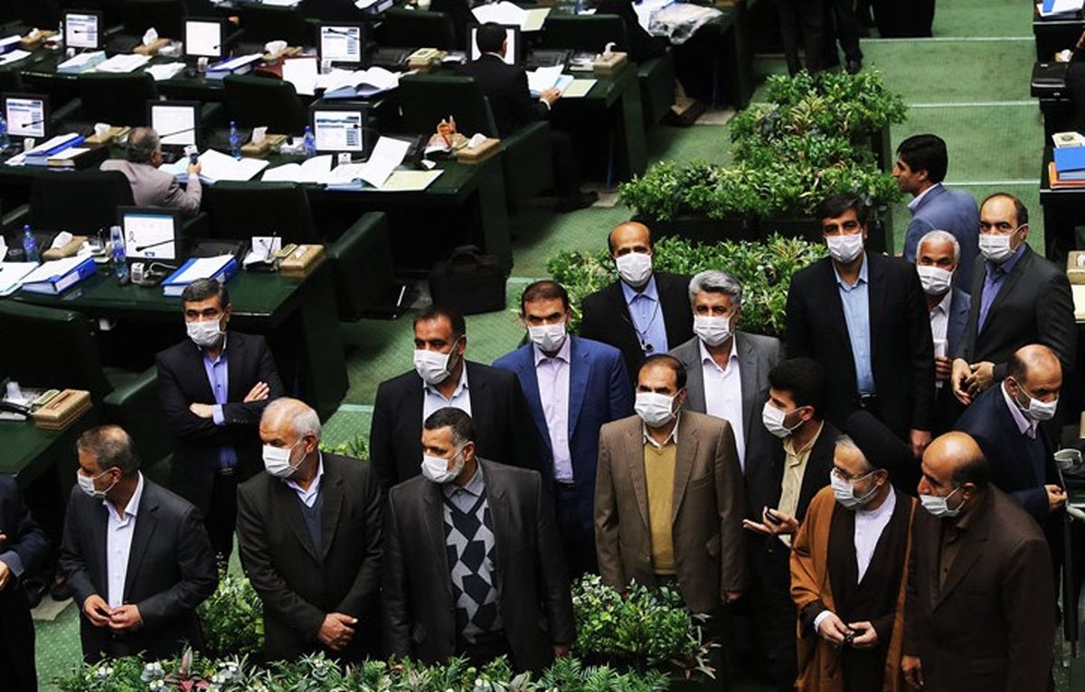 اعتراض نمادین نمایندگان اهوازی/عکس