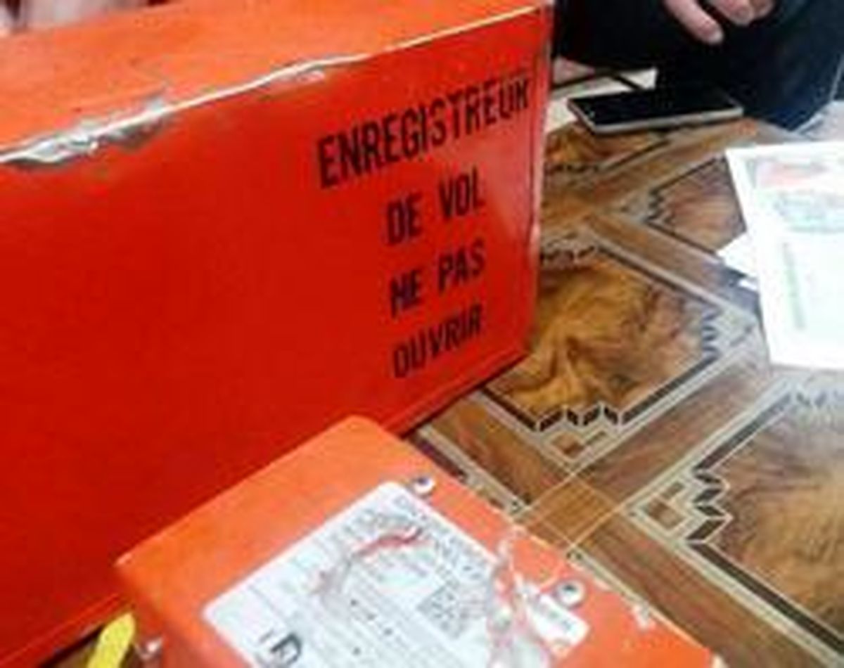 عکس: بازگشت جعبه سیاه هواپیمای ATR۷۲ به تهران