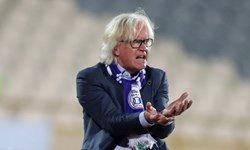 اعتراض شدید شفر به داور و شعار علیه پرسپولیس!