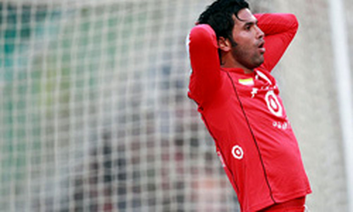 مذاكره نيكبخت با مسئولان شفيلديونايتد