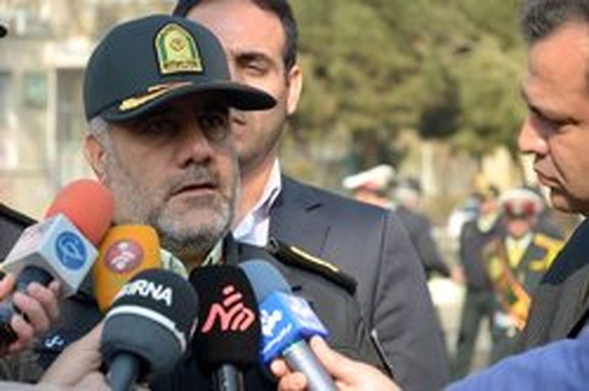 دستگیری باندی که روی خودروها اسید می‌پاشید