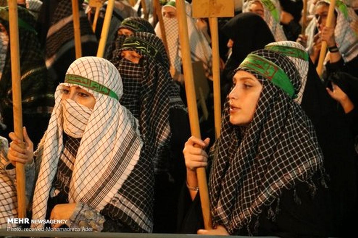 تصاویر: آیین نمادین دفن شهدای کربلا