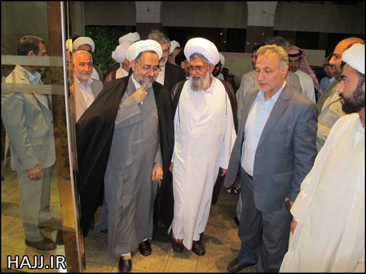 وزیر اطلاعات وارد مدینه منوره شد/عکس