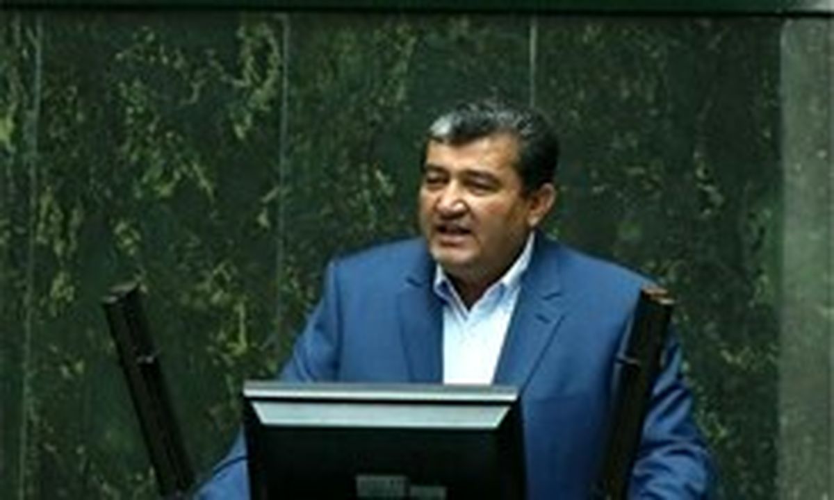 خجسته: سکوت و رها کردن کشور درست نیست