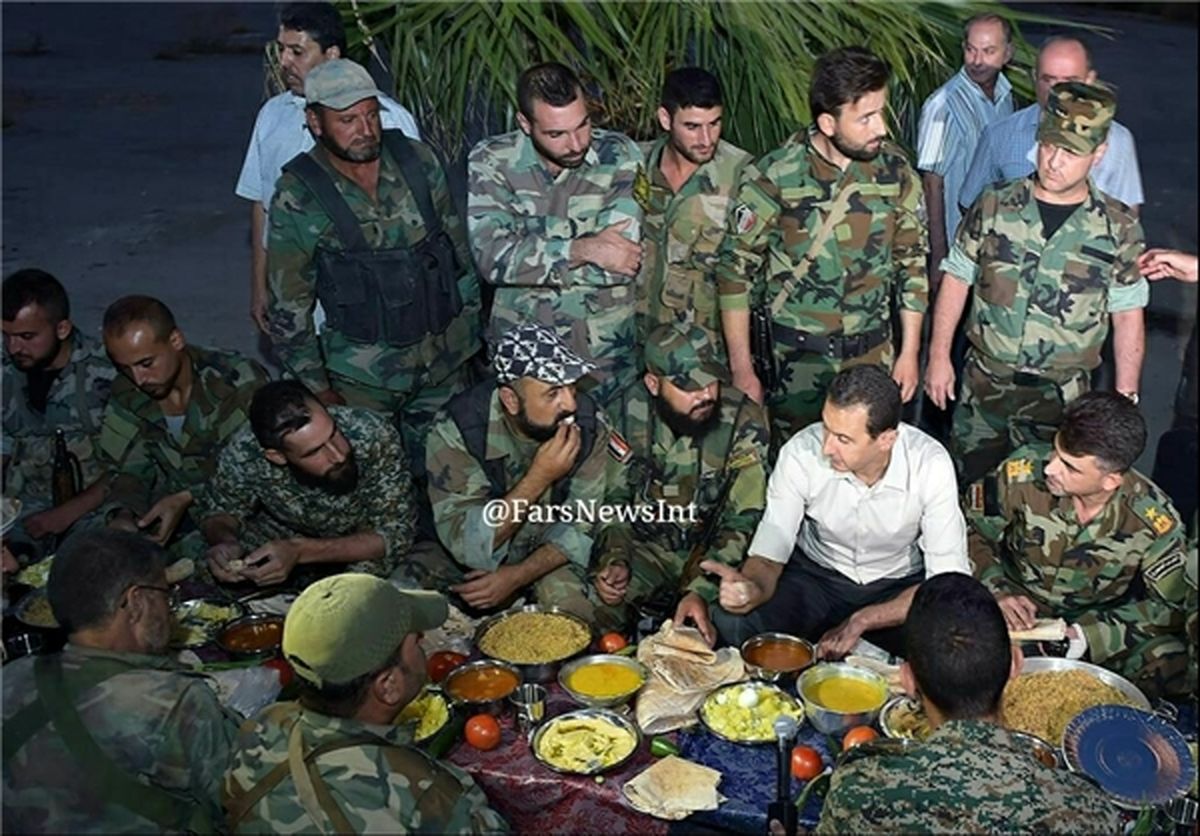 افطار بشار اسد با رزمندگان سوری  +عکس