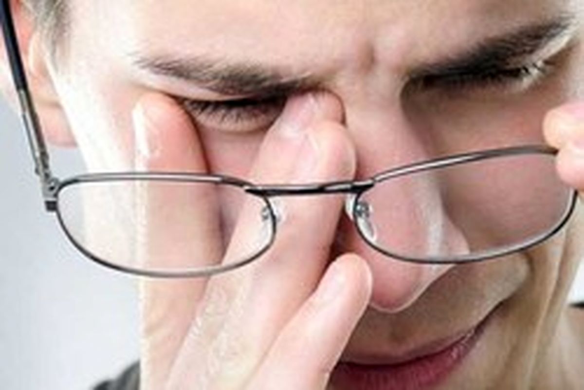 چرا پلک چشمم می‌پرد؟
