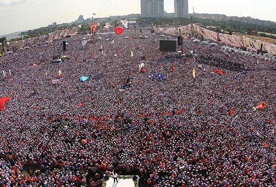 اردوغان هوادارانش را به خیابان کشاند/عکس