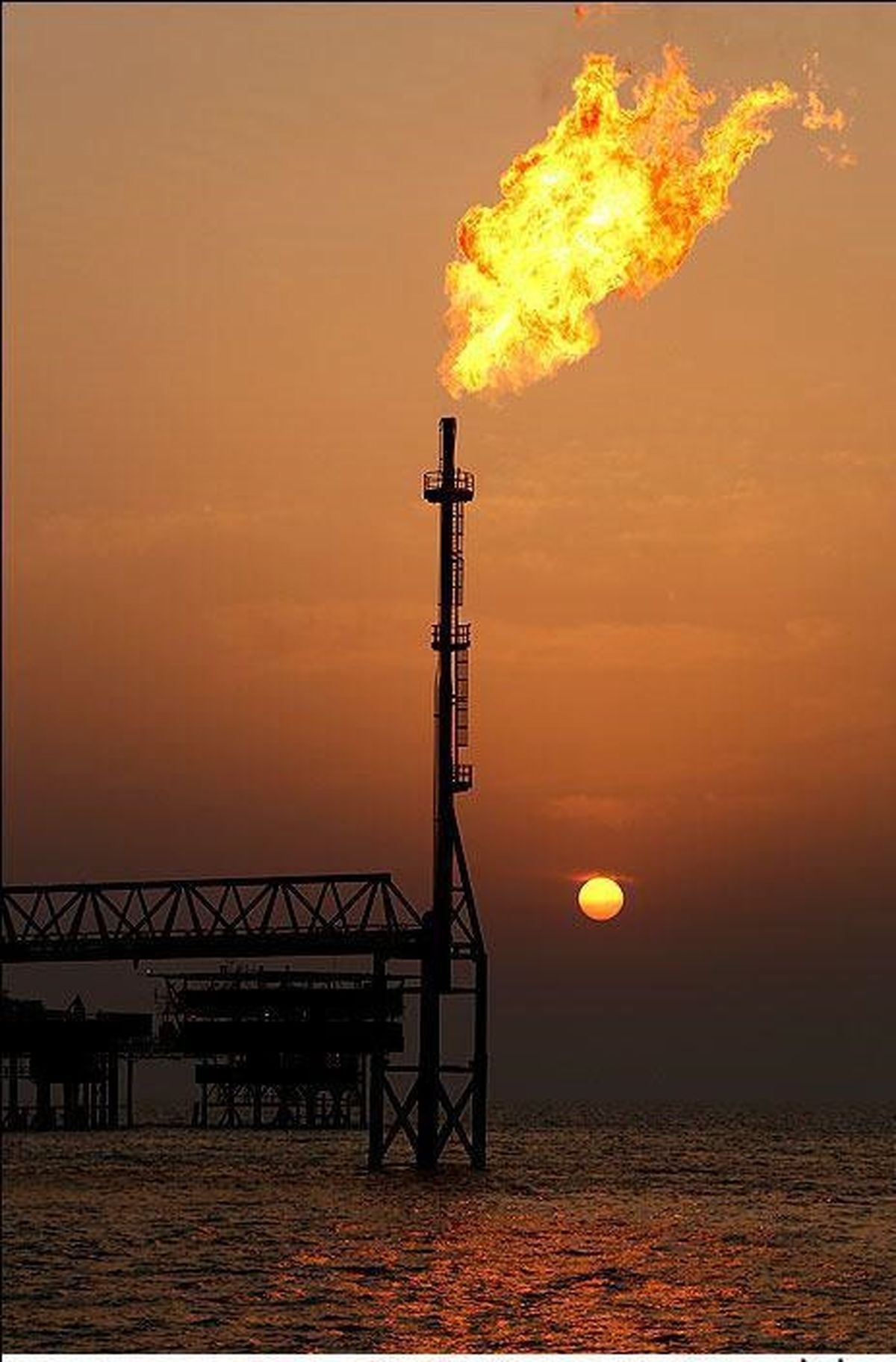 عکس: اولین میدان دریایی کشور