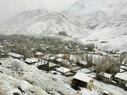 بارش ۱۰ سانتیمتری برف در جاده چالوس