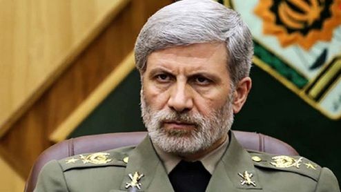 وزیر دفاع: به برکت خون شهید فخریزاده از ایران دفاع میکنیم