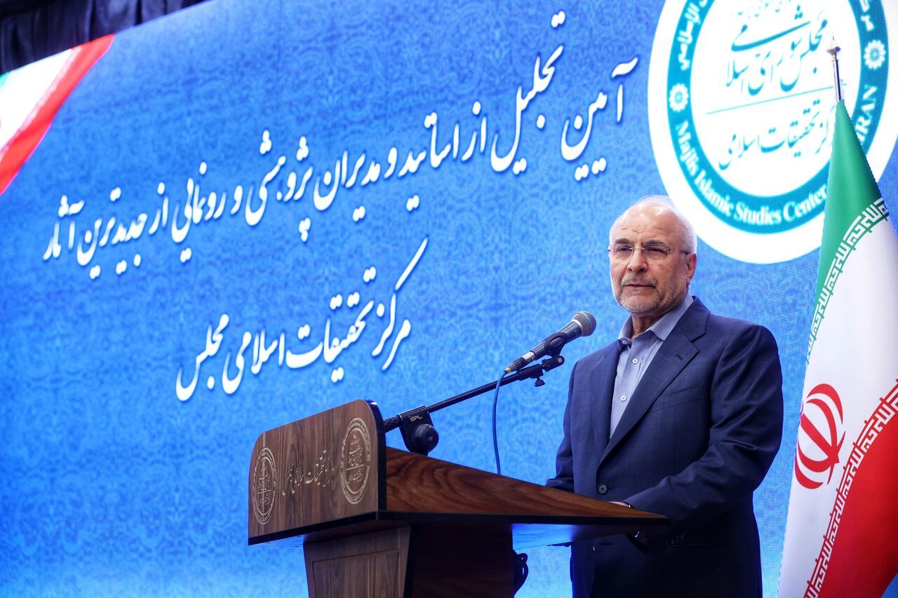 جهاد «تولید فکر نو» جهادی مقدس است/باید بتوانیم گره‌ها و مشکلات را تبدیل به مسأله و در ادامه آن را حل کنیم