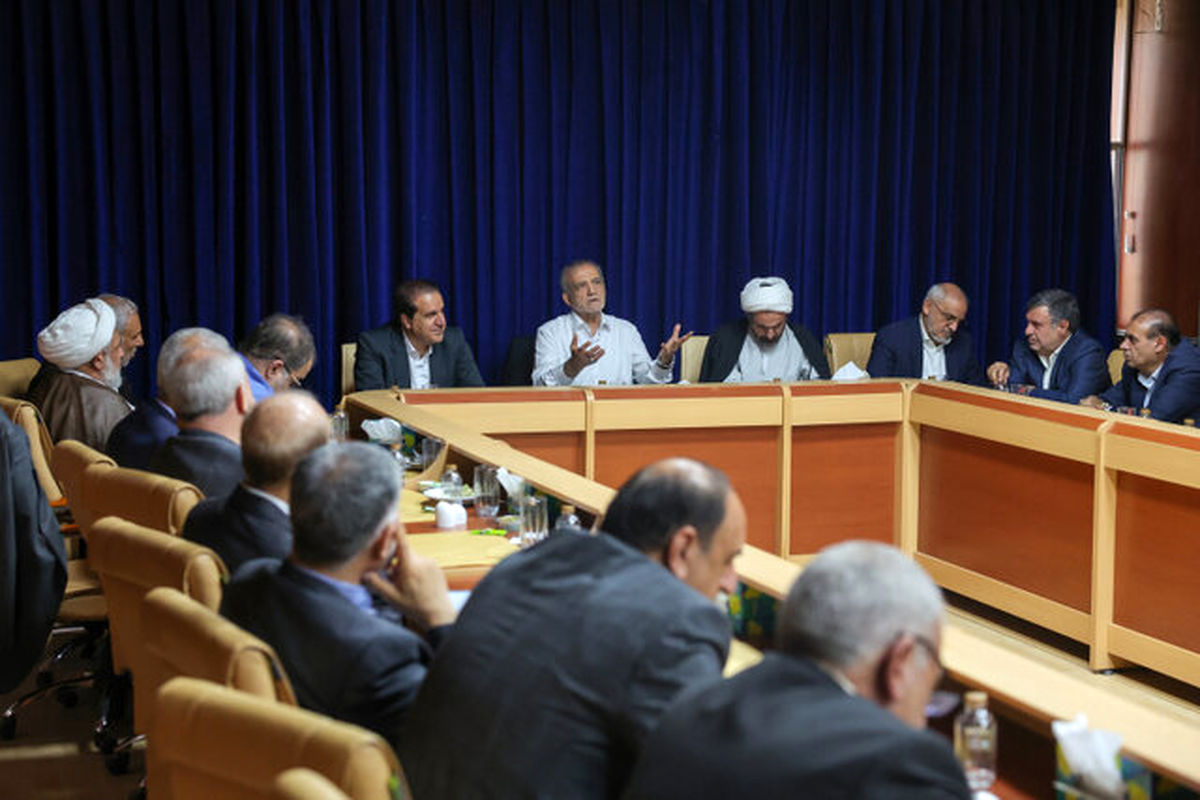 پزشکیان: امروز با تکیه بر مشارکت مردم در حال تکمیل کاستیها در عرصه نظام آموزشی هستیم