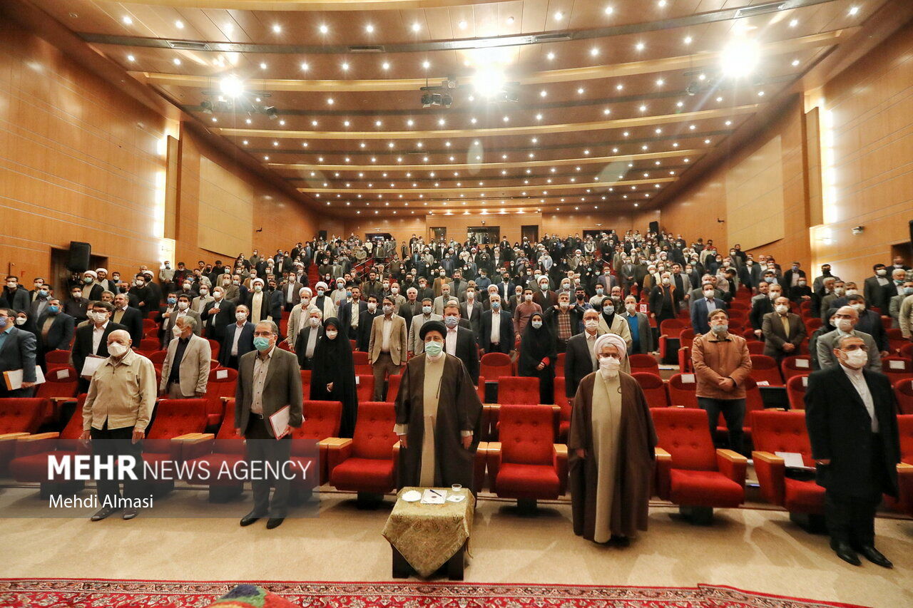 تصاویر: دیدار رئیس جمهور با نخبگان، علما و جمعی از اقشار مختلف مردم زنجان