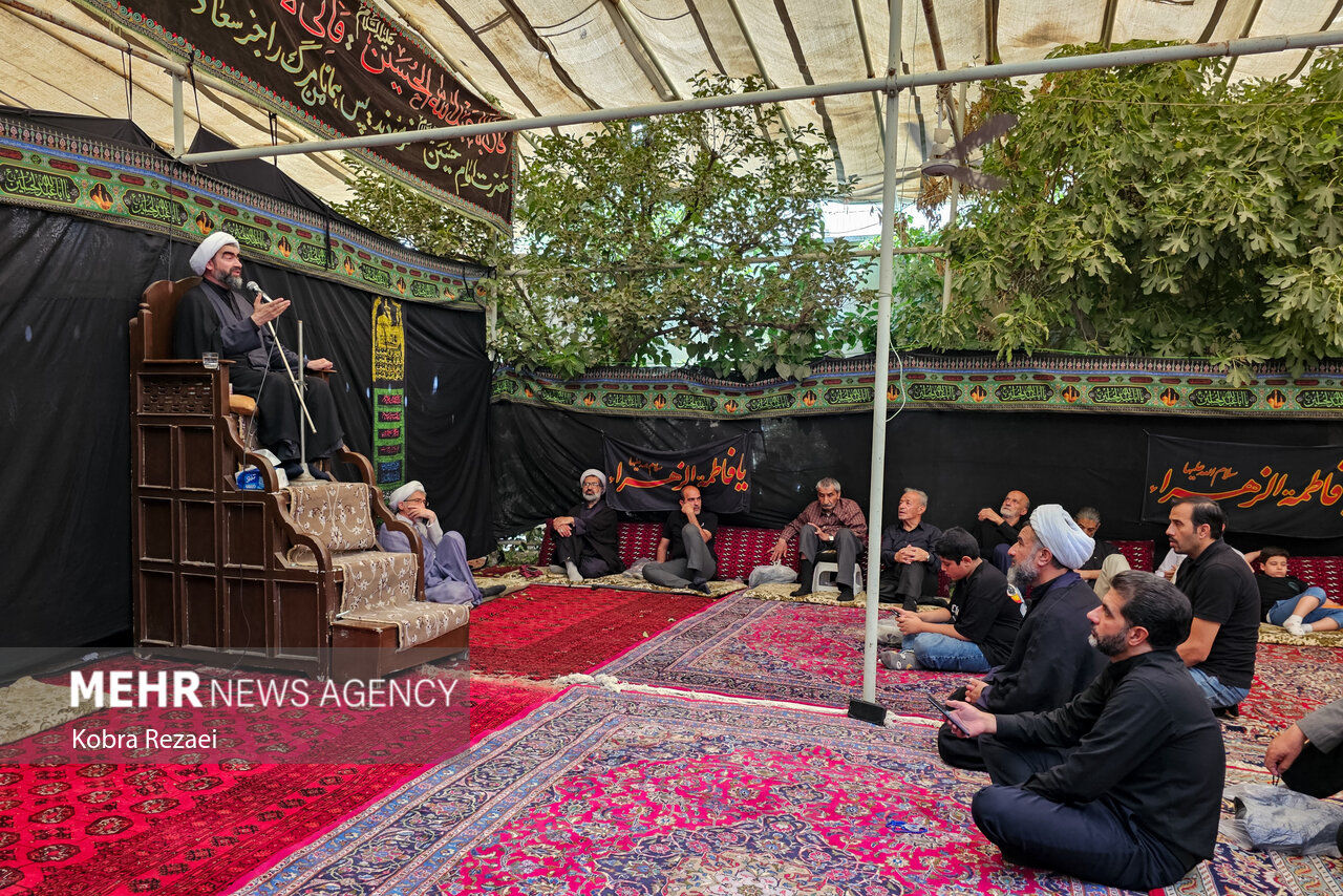 روضه‌خوانی سنتی در خانه نوغانی‌های مشهد