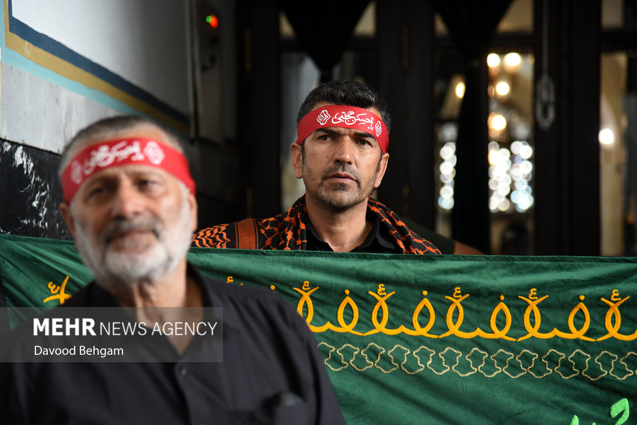 تصاویر: عزاداری گلستانی‌ها در حرم مطهر امام رضا (ع)