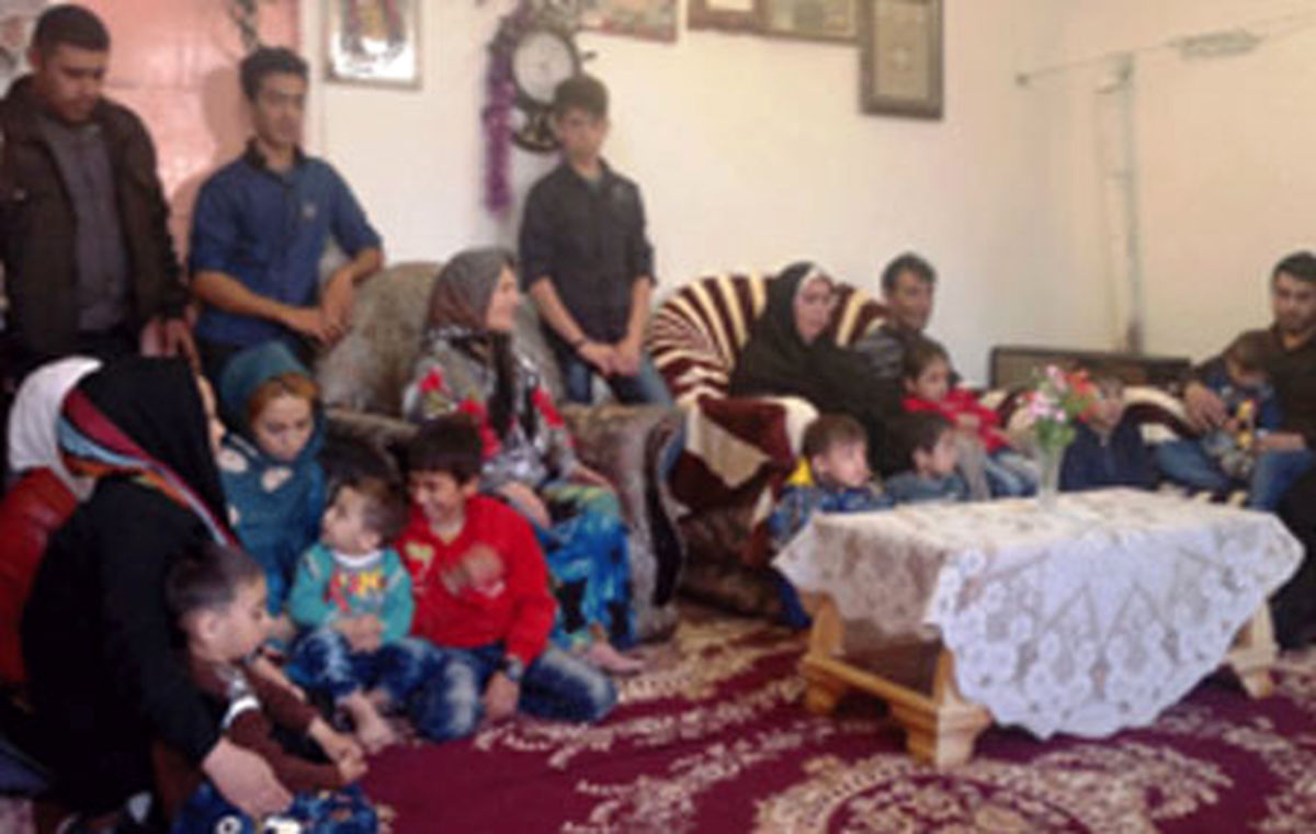 جوان 34 ساله با 10 فرزند و 5 نوه/عکس