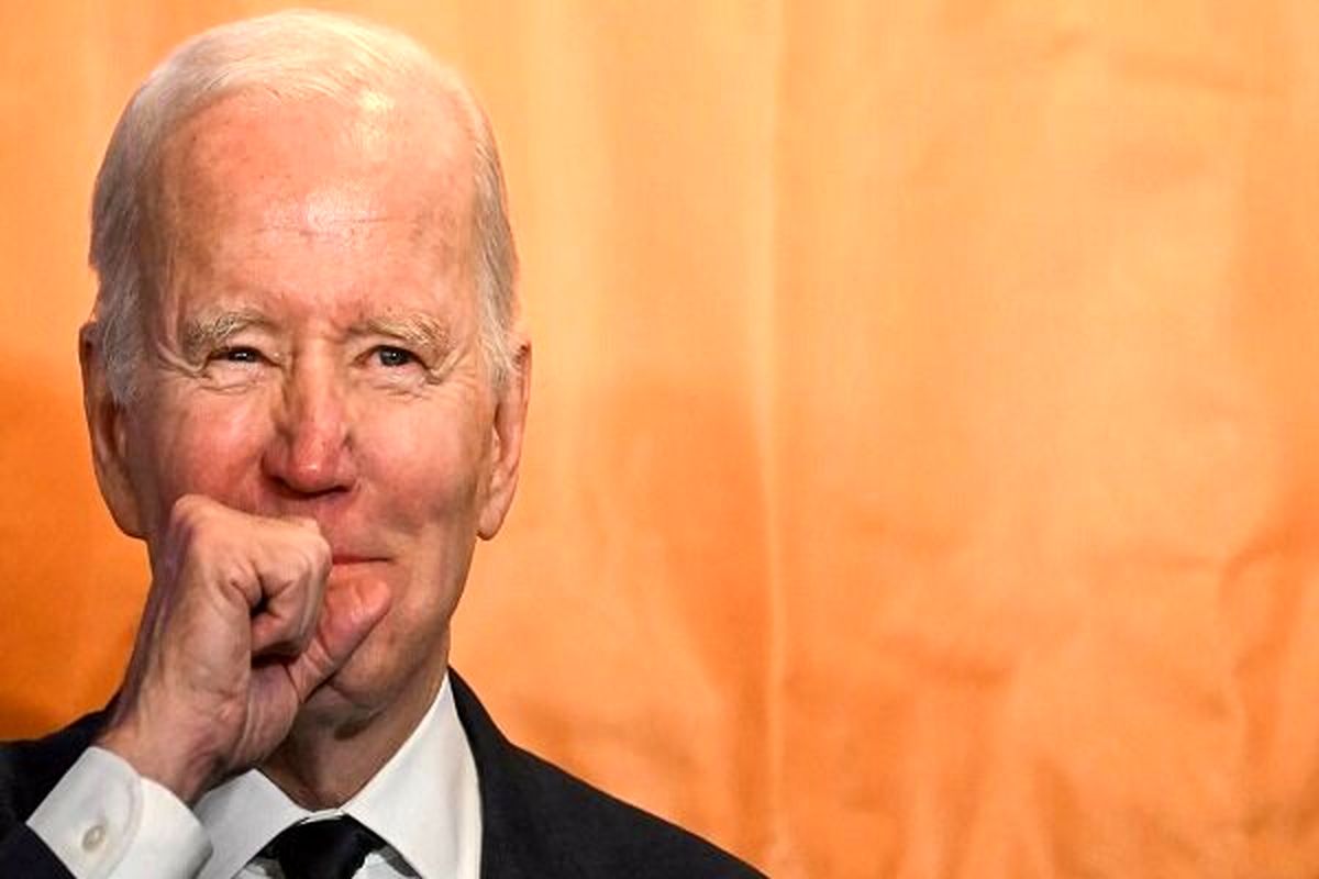 شیب نزولی محبوبیت بایدن 