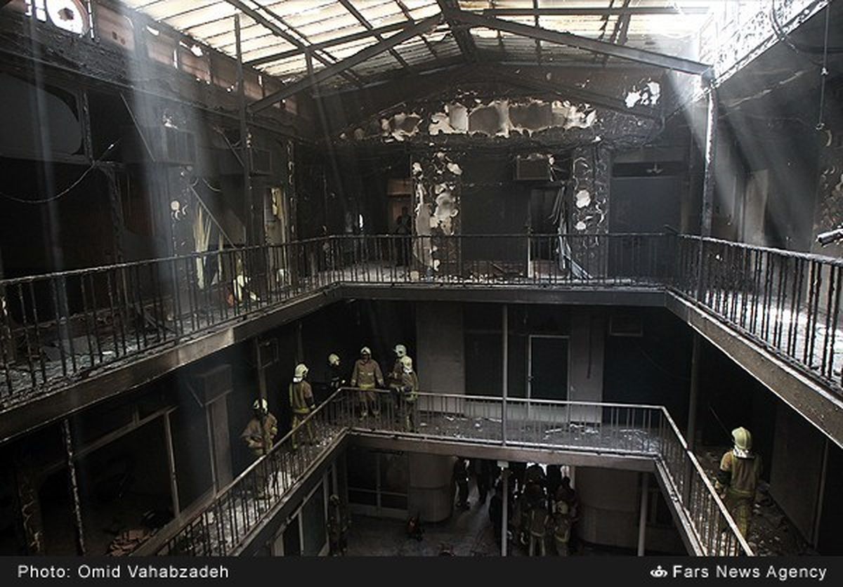 تصاویر / آتش سوزی در خیابان پامنار