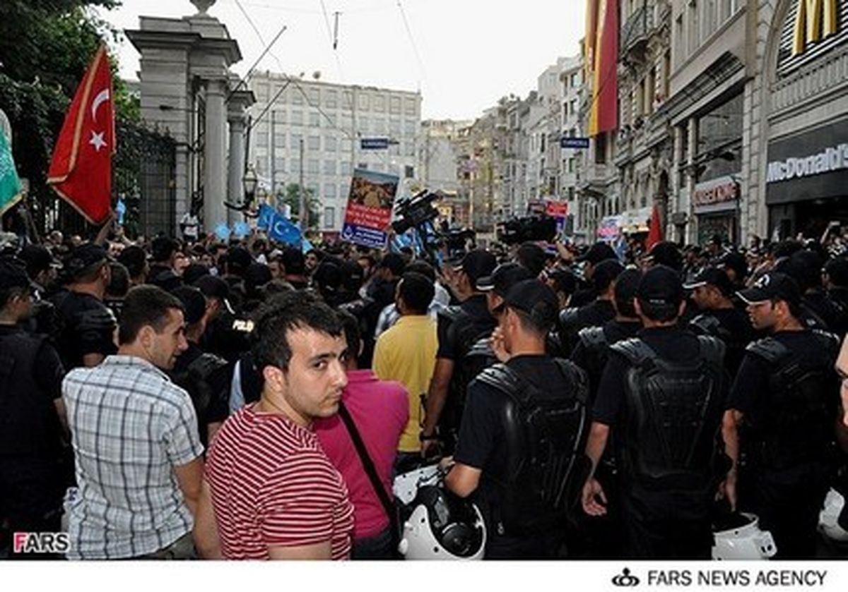 تصاویر/ اعتراض مسلمانان ترکیه به دولت