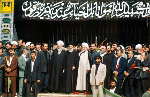 حضرت «آقا» و روحانی‎ درتشییع شهدا/عکس