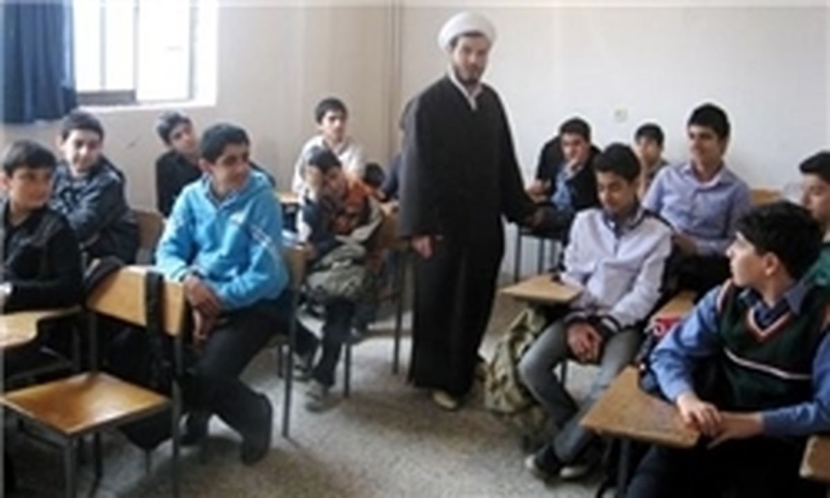 مدارس در روز‌های ۱۴ و ۱۵ فروردین تعطیل است؟