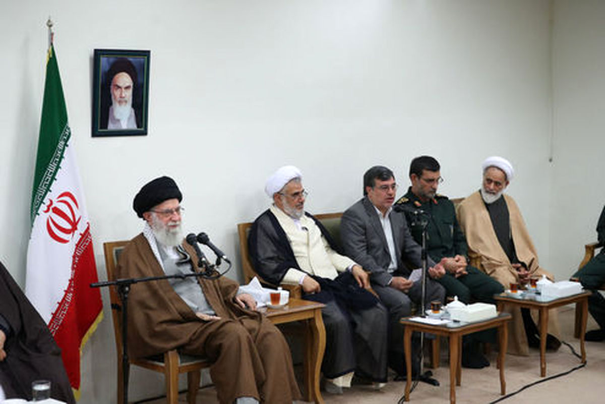 تصاویر: دیدار اعضای ستاد کنگره شهدای استان هرمزگان بارهبر انقلاب