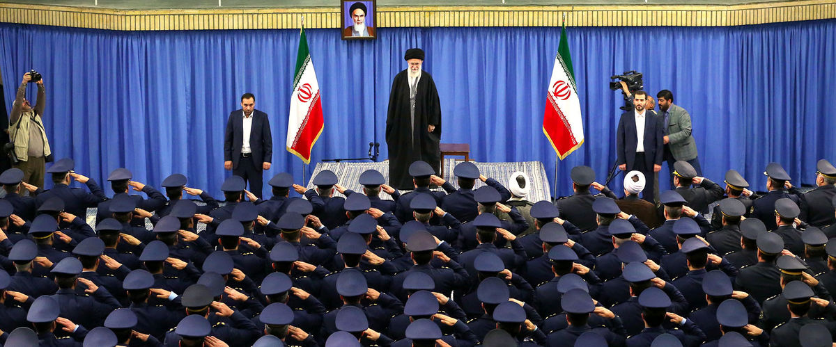 مسئولین دولتی گرفتار مسائل روزنامه‌ای نشوند/ بی‌کاری،‌ رکود و تورم با مقاوم شدن اقتصاد حل می‌شود/ دشمنی که فرو می‌ماند در لباس دوستی ضربه می‌زند