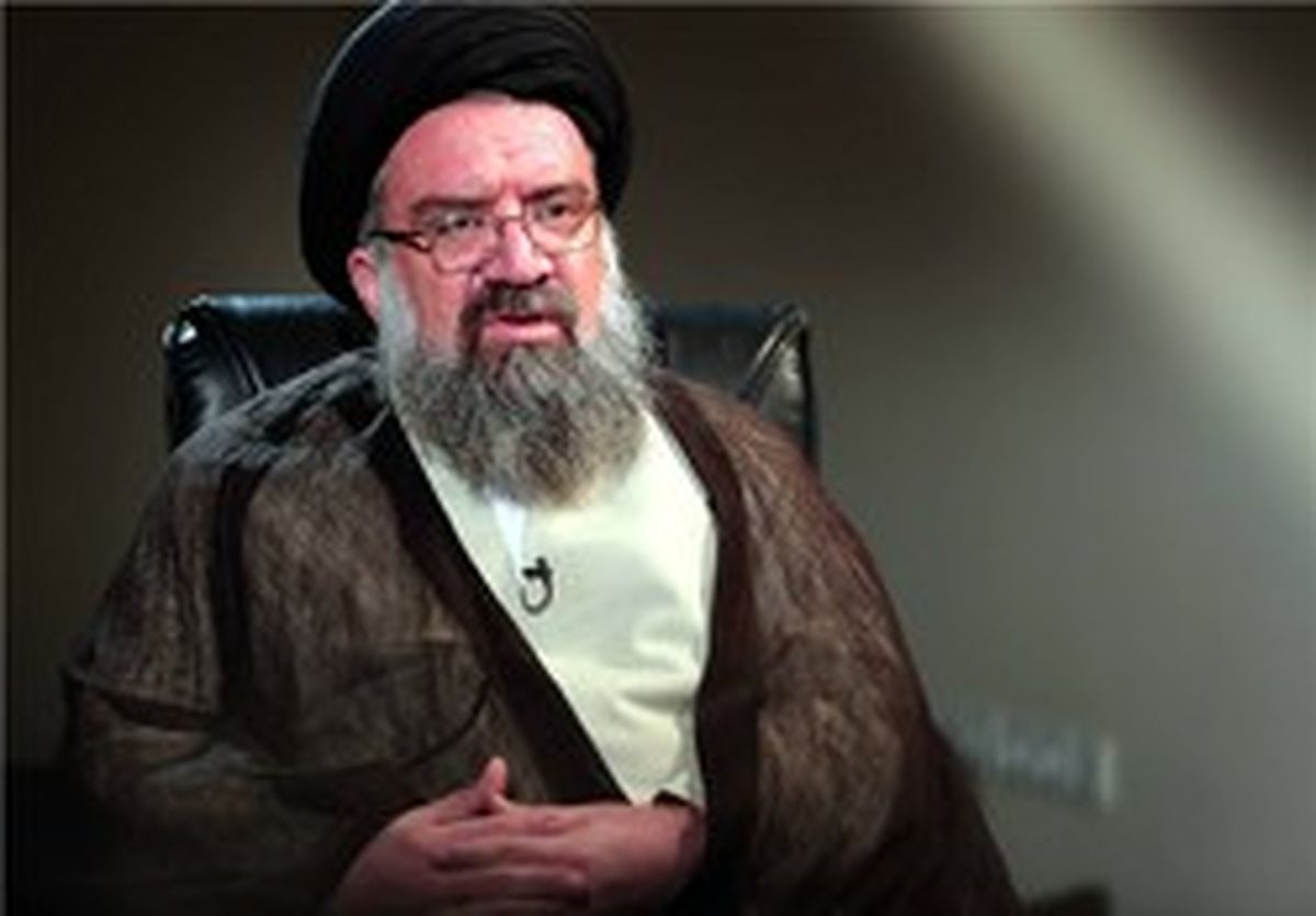 آیت‌الله خاتمی از منطقه زلزله‌زده کوهبنان بازدید کرد