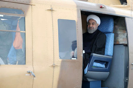 رئیس جمهور سوار بر بالگرد/تصاویر