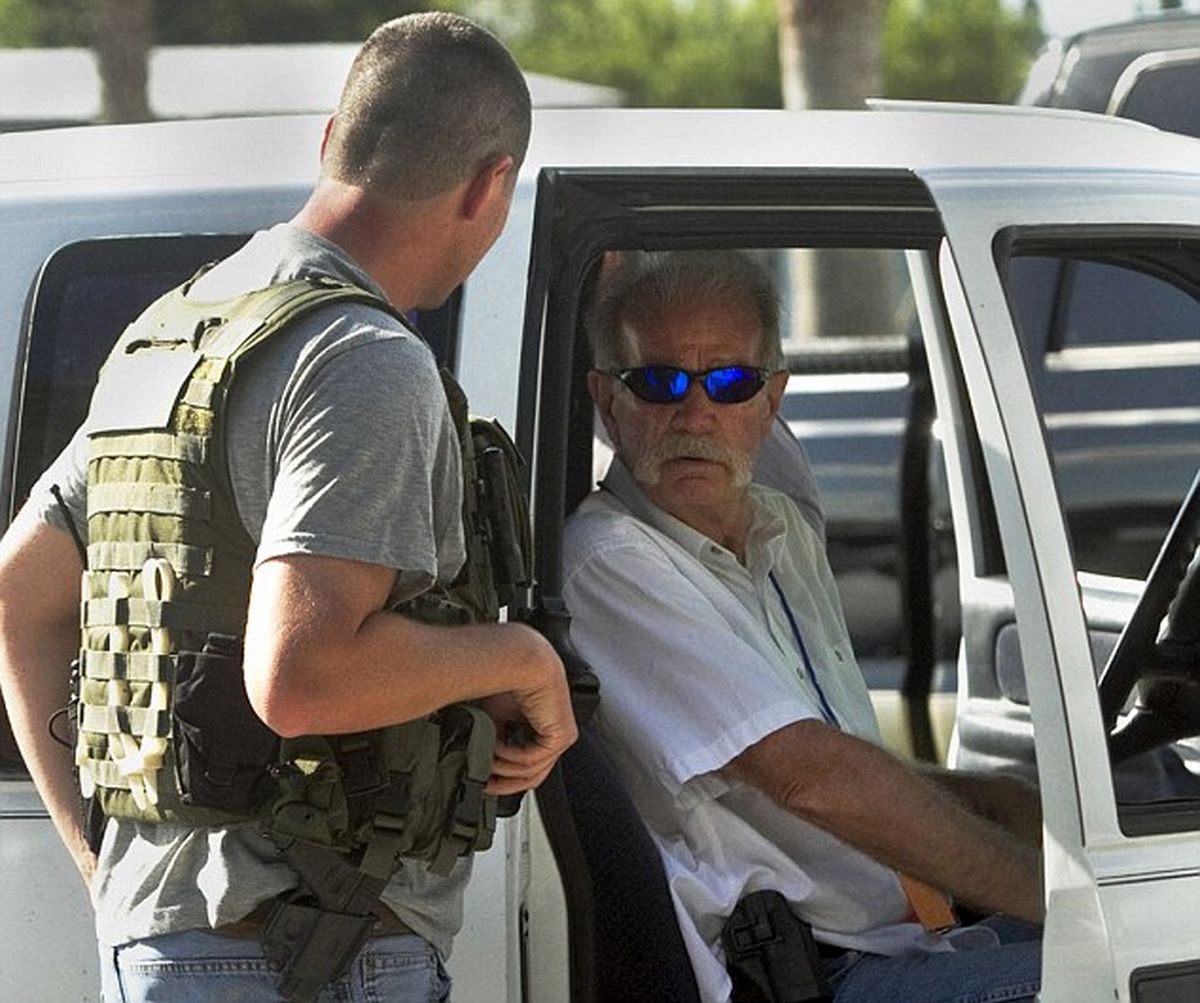 دستگیری کشیش قرآن سوز/تصاویر