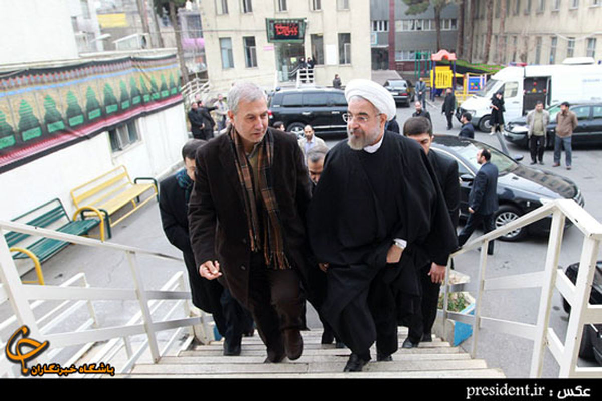 روحانی در میان کودکان معلول/تصاویر