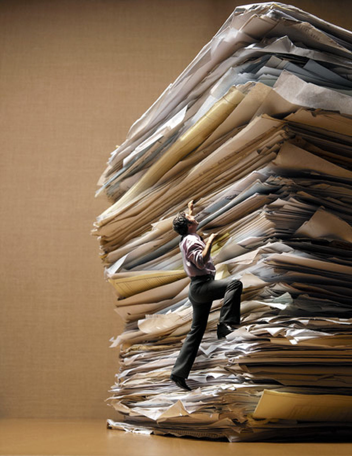 یار مهربان در آتش کاغذ می سوزد