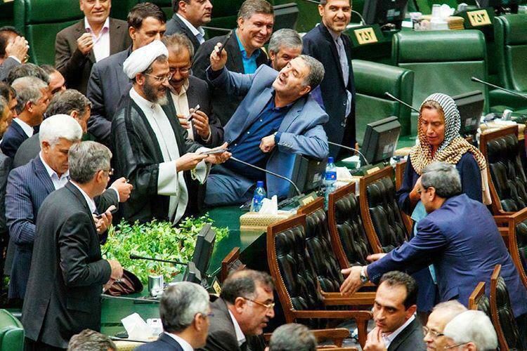 چه کسانی از حضور موگرینی در مجلس ذوق زده شدند؟