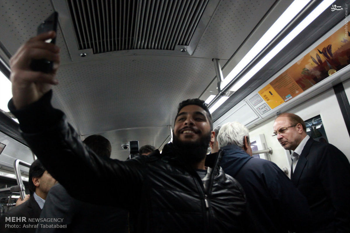 عکس: سلفی با قالیباف در مترو